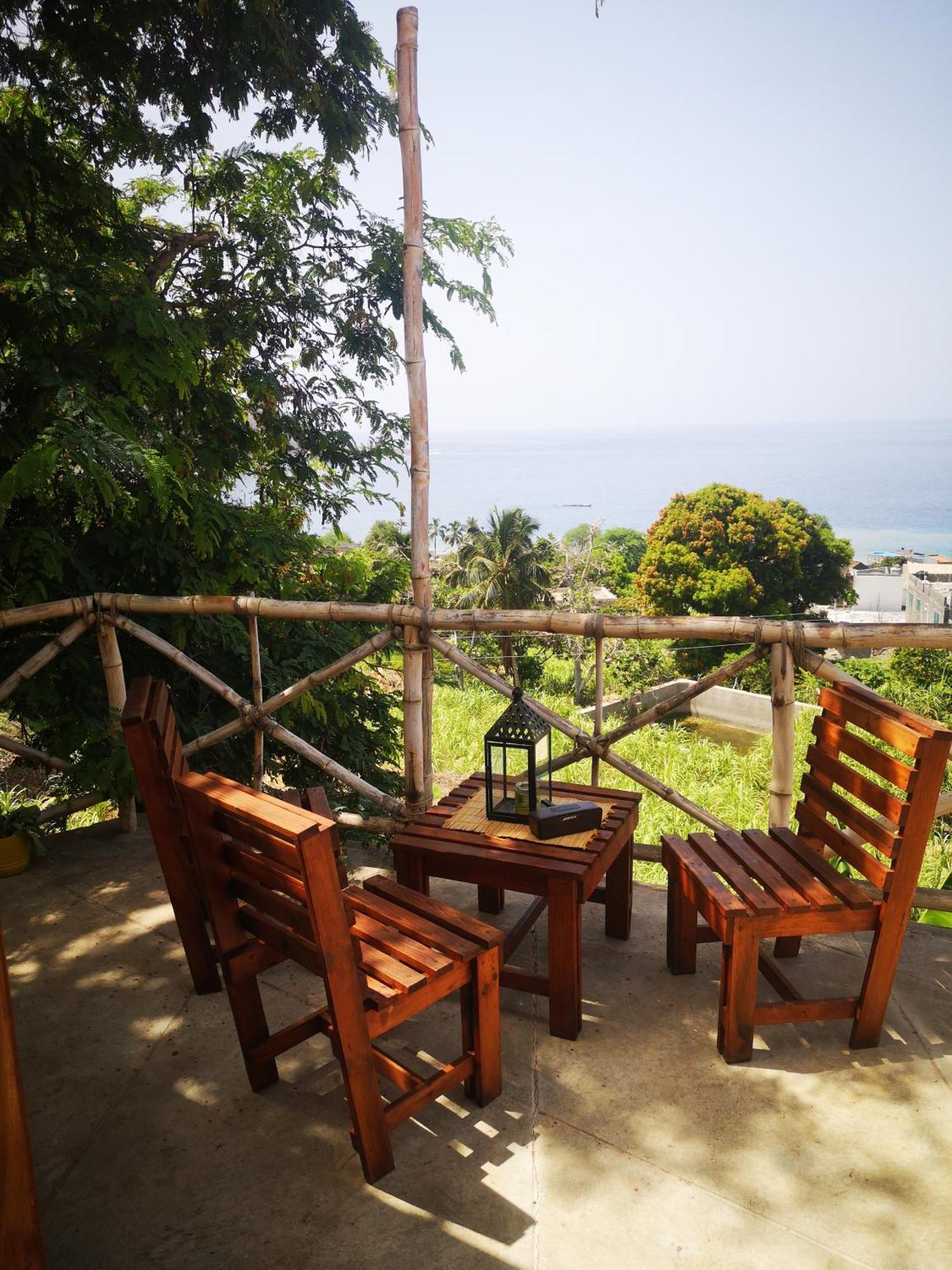 Kaza Ladera Bed & Breakfast Seladinha Exterior photo