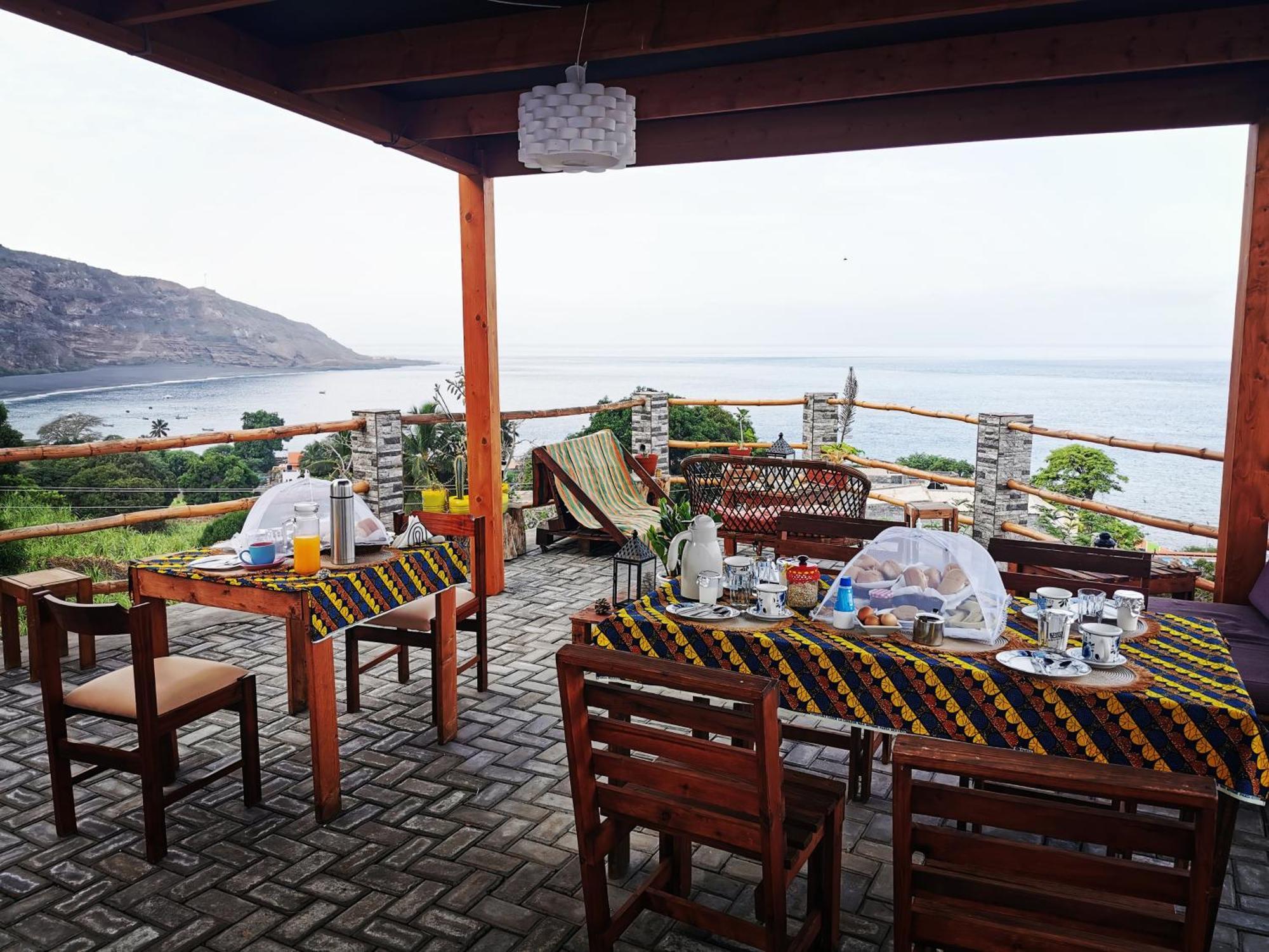 Kaza Ladera Bed & Breakfast Seladinha Exterior photo